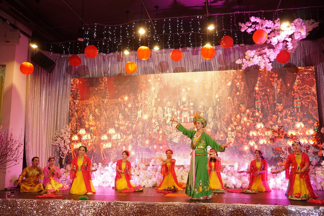 Không khí Tết truyền thống Việt Nam lan tỏa trên đất Séc ảnh 1