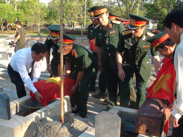 Hà Nam đón nhận hài cốt hai liệt sỹ hy sinh tại Lào ảnh 1