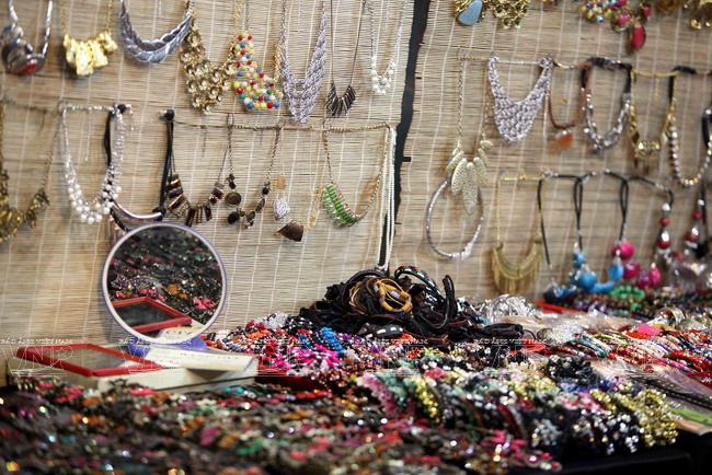 [Photo] Chợ Bến Thành - biểu tượng độc đáo của TP.HCM ảnh 8