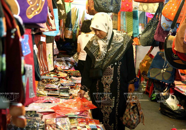 [Photo] Chợ Bến Thành - biểu tượng độc đáo của TP.HCM ảnh 7