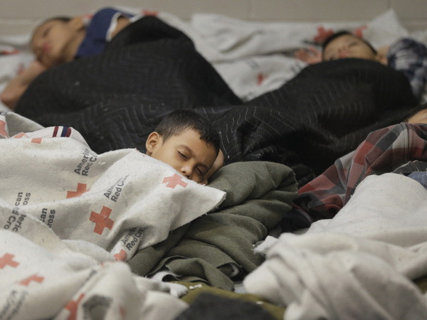 Mỹ trục xuất ngay lập tức mọi đối tượng nhập cư trái phép ảnh 1