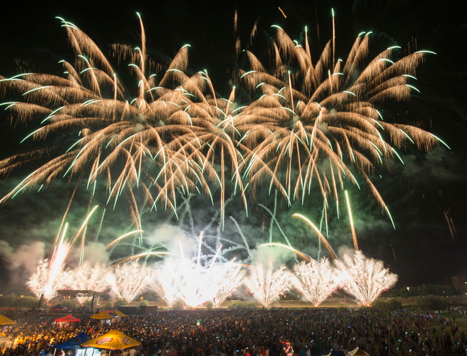 [Photo] Tưng bừng liên hoan pháo hoa quốc tế lần thứ 14 ảnh 2