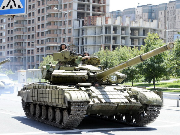 Mỹ cân nhắc hỗ trợ Ukraine phá hủy tên lửa của phe ly khai ảnh 1