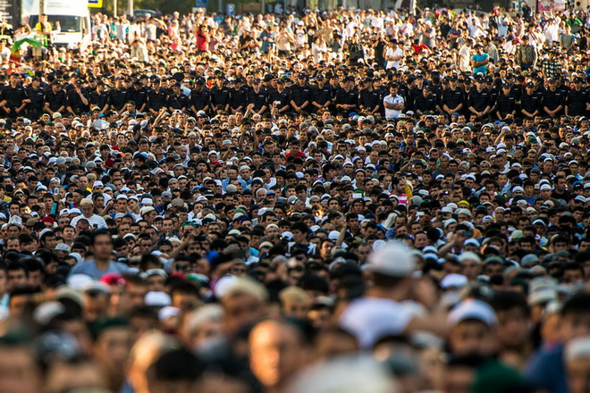 [Photo] Người Hồi giáo khắp thế giới kỷ niệm lễ Eid al-Fitr ảnh 2