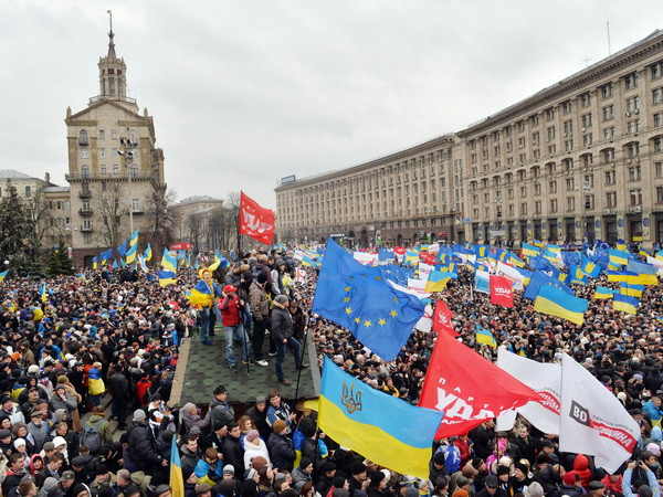 Tổng thống Ukraine cần đối thoại với các lực lượng chính trị ảnh 1