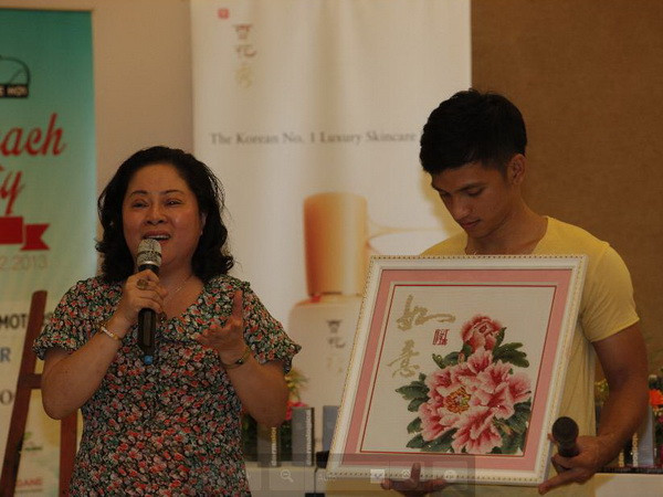 CLB Phụ nữ & Xe hơi bán đấu giá gây quỹ Nỗi đau da cam ảnh 1