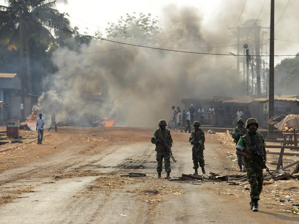 Xung đột leo thang tại Cộng hòa Trung Phi. (Nguồn: AFP/TTXVN) EU sẽ gửi gần 1.000 quân tới Cộng hòa Trung Phi ảnh 1