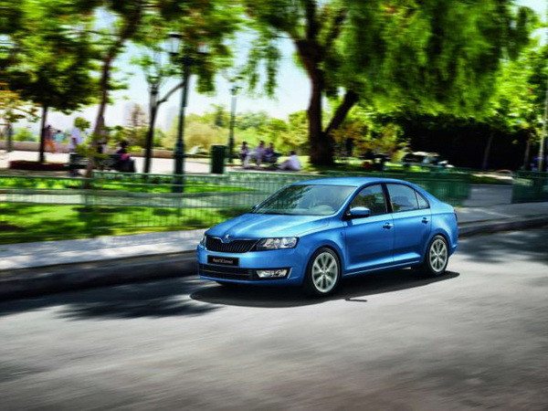 Skoda Rapid SE Connect. (Nguồn: worldcarfans.com) Skoda tung hai phiên bản đặc biệt của mẫu Rapid ở Anh ảnh 1
