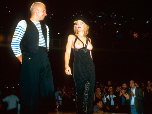 Những show diễn không thể quên của làng thời trang ảnh 3