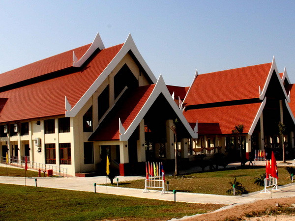 Bàn giao Nhà văn hóa Kaysone Phomvihane cho Lào ảnh 1