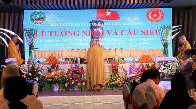 Nghi lễ cầu siêu cho các anh hùng liệt sỹ Việt Nam tại Đức ảnh 1