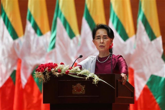 Myanmar: Cựu Cố vấn Nhà nước San Suu Kyi được đưa ra khỏi trại giam ảnh 1