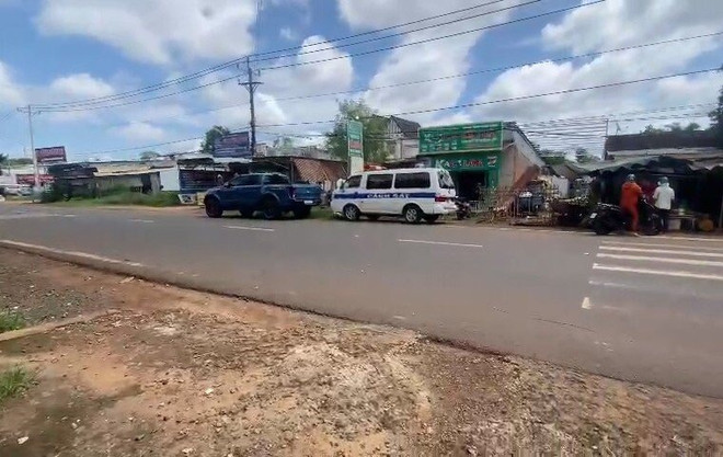 Đại lý phân phối sơn tại thị trấn Thanh Bình, huyện Bù Đốp - nơi xảy ra vụ việc. (Ảnh: Đậu Tất Thành/Vietnam+) Bình Phước: Uống rượu pha sẵn, một người chết, ba người đi cấp cứu ảnh 4