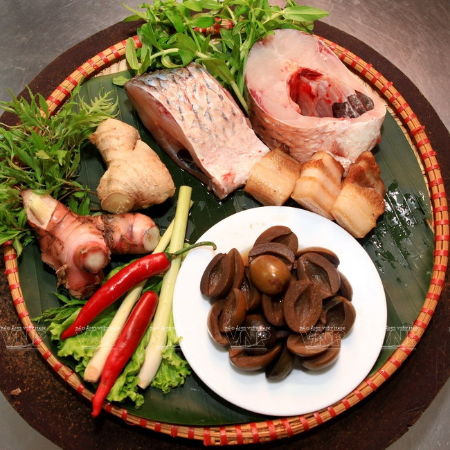 Chảy nước miếng với món cá kho trám ăn cùng cơm trắng ảnh 1