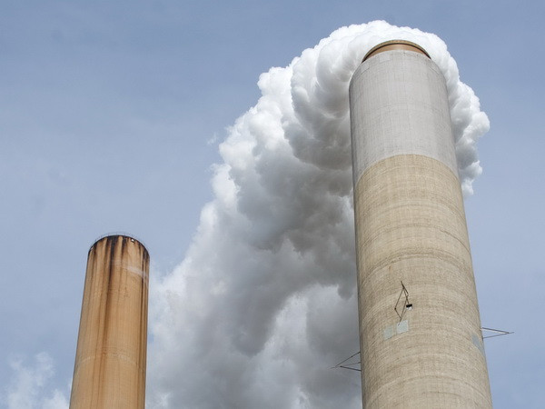 EU thông qua kế hoạch cải cách thị trường hạn ngạch khí CO2 ảnh 1