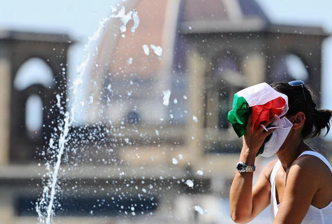 Thêm hai người chết trong đợt nắng nóng khủng khiếp ở Italy ảnh 1