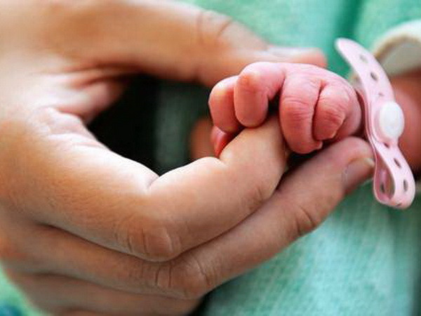 Cuba được công nhận xóa bỏ lây nhiễm HIV từ mẹ sang con ảnh 1