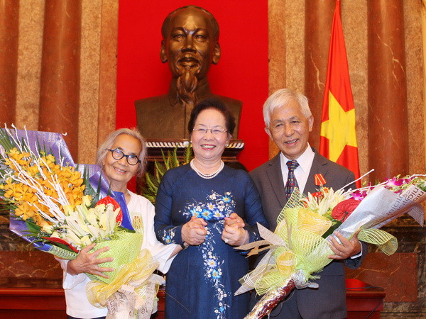 Trao Huân chương hữu nghị cho giáo sư Trần Thanh Vân, Lê Kim Ngọc ảnh 1