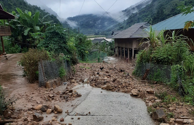 Điện Biên: Khẩn trương khắc phục hậu quả mưa lớn, sạt lở đất ảnh 2