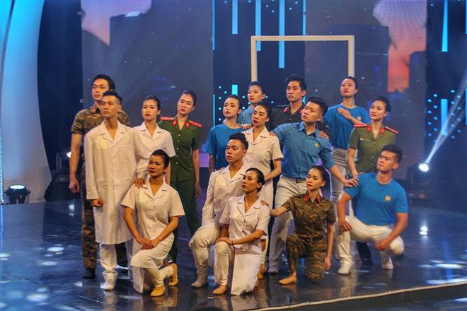 Việt Nam - Khát vọng bình yên: Tôn vinh lực lượng tuyến đầu chống dịch ảnh 2