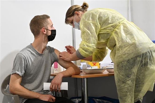 Hơn 5 triệu người trên thế giới đã tử vong vì đại dịch COVID-19 ảnh 2