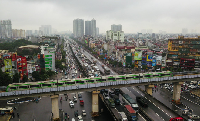 [Photo] Hà Nội: Đường vành đai 3 ùn tắc dù đã qua giờ cao điểm ảnh 4