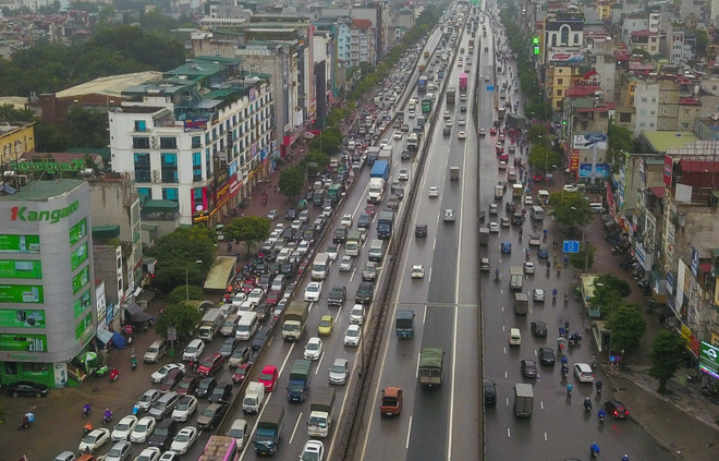 [Photo] Hà Nội: Đường vành đai 3 ùn tắc dù đã qua giờ cao điểm ảnh 3