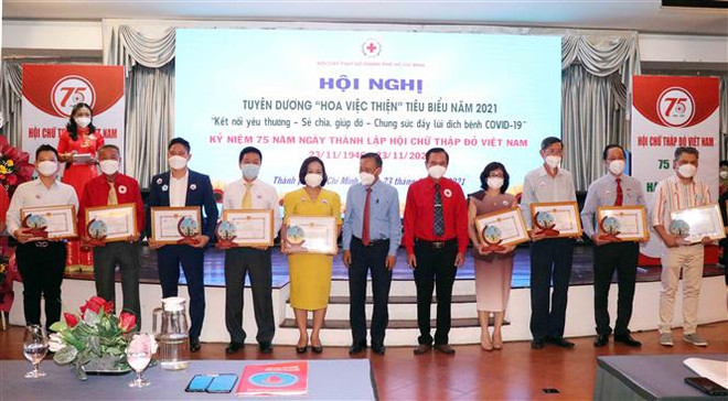 TP.HCM tuyên dương 75 tập thể, cá nhân tiêu biểu trong chống dịch ảnh 1