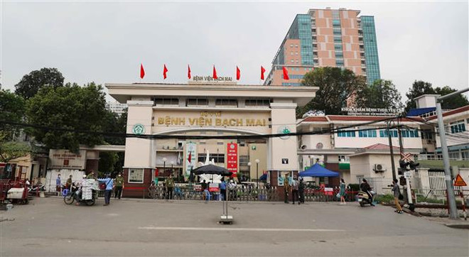 Thu hồi toàn bộ tiền sai phạm vụ nâng giá robot ở Bệnh viện Bạch Mai ảnh 1