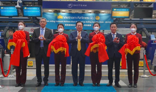 Vietnam Airlines đón khách bay đầu tiên từ Bắc Kinh sau 3 năm đại dịch ảnh 1