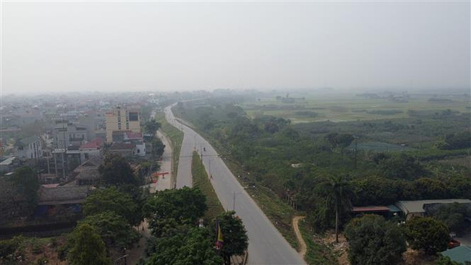 Đến đầu tháng 3/2023, huyện Hoài Đức (Hà Nội) đã chi trả được hơn 678 tỷ đồng cho 2.473 hộ dân có đất và tài sản trên đất nằm trong chỉ giới thu hồi phục vụ dự án Vành đai 4-Vùng Thủ đô. (Ảnh: Huy Hùng/TTXVN) Nỗ lực hoàn thành 70% khối lượng giải phóng mặt bằng dự án Vành đai 4 ảnh 1