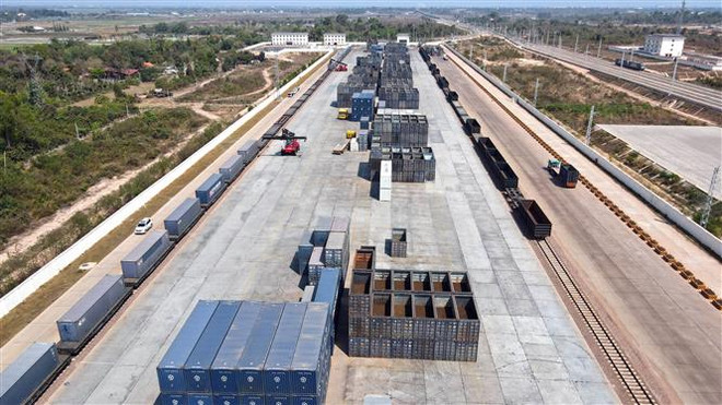 Tuyến đường sắt Lào-Trung hỗ trợ thúc đẩy thương mại xuyên biên giới ảnh 1