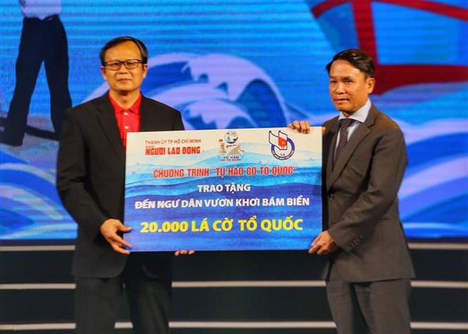 Xúc động Chương trình giao lưu nghệ thuật 'Trái tim biển đảo' ảnh 2