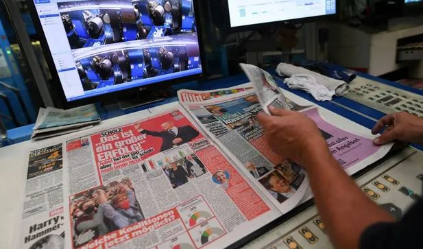 AI đang đặt ra thách thức lớn đối với báo chí truyền thống ảnh 1