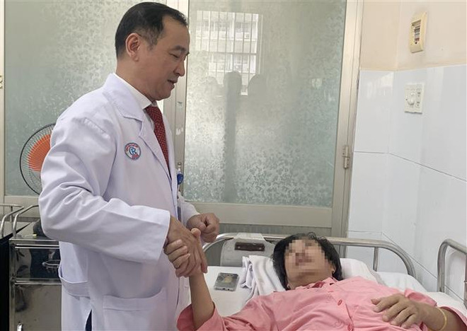 Cứu sống người đàn ông 'thập tử nhất sinh' sau tai nạn giao thông​ ảnh 1