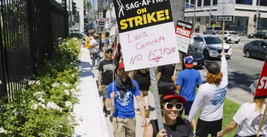 Giới biên kịch Hollywood thông qua thỏa thuận mới với các hãng phim ảnh 1