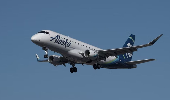 Mỹ: Phi công Alaska Airlines tìm cách tắt động cơ khi đi nhờ máy bay ảnh 1