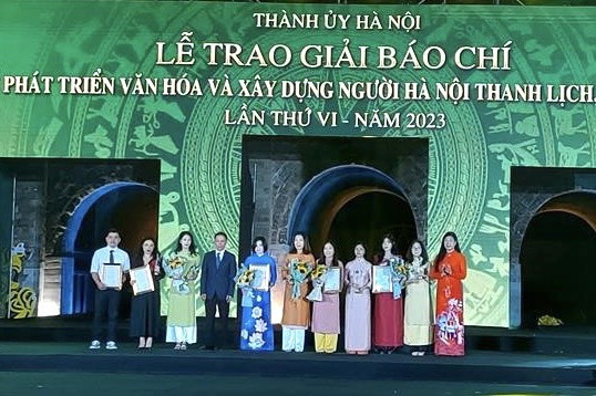 TTXVN đoạt 2 giải báo chí về phát triển văn hóa Người Hà Nội ảnh 2