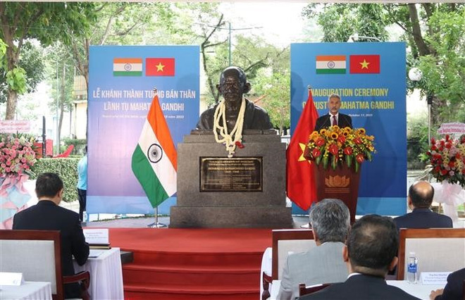 Khánh thành Tượng Lãnh tụ Ấn Độ Mahatma Gandhi tại TP Hồ Chí Minh ảnh 1
