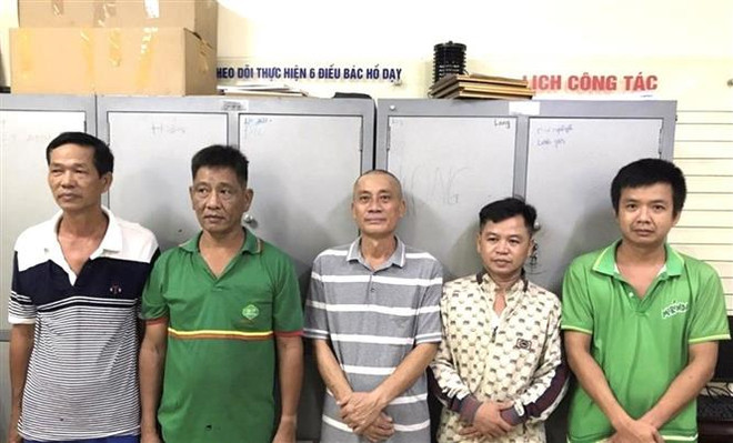 Đồng Nai: Bắt quả tang nhóm đối tượng sản xuất gas giả ảnh 1