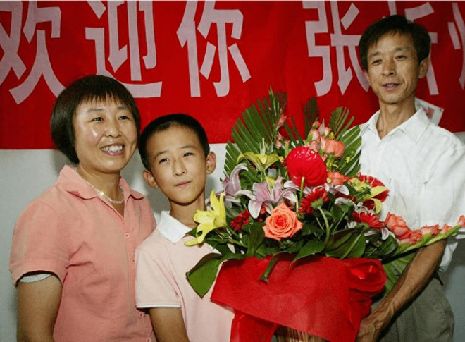 Thần đồng toán học Trung Quốc và cuộc sống hiện tại gây bất ngờ ảnh 2