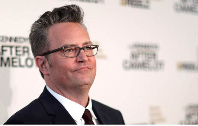 Ngôi sao phim 'Friends' Matthew Perry qua đời trong bồn tắm ảnh 1