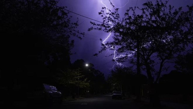 Bão sét gây mất điện trên diện rộng ở bang Nam Australia ảnh 1