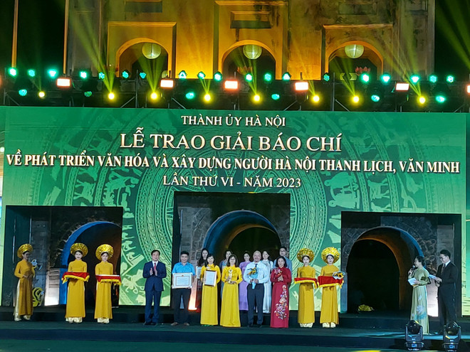 TTXVN đoạt 2 giải báo chí về phát triển văn hóa Người Hà Nội ảnh 1