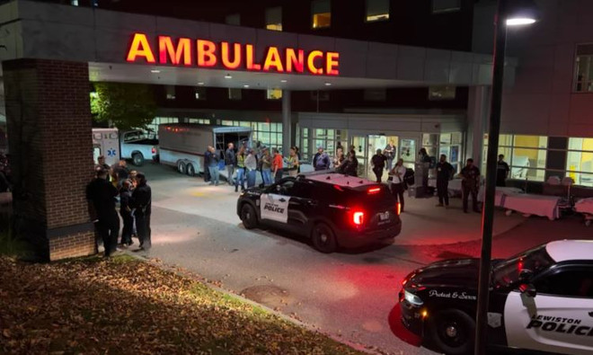 Cảnh sát Mỹ xác định được nghi phạm trong vụ xả súng tại bang Maine ảnh 1