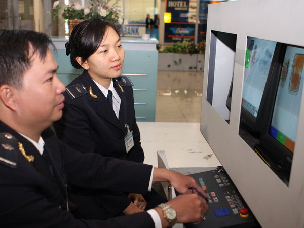 Những khe hở trong thẩm lậu ma túy qua đường hàng không ảnh 1