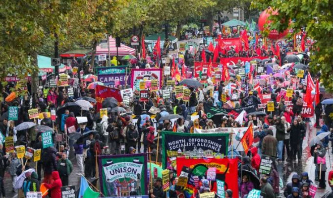 Làn sóng đình công vẫn tiếp tục gia tăng trên khắp nước Anh ảnh 1