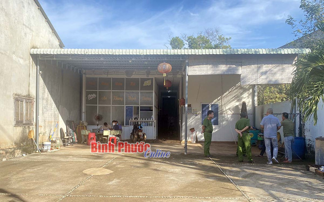 Bình Phước: Điều tra nguyên nhân 2 vợ chồng tử vong trong nhà nghỉ ảnh 1