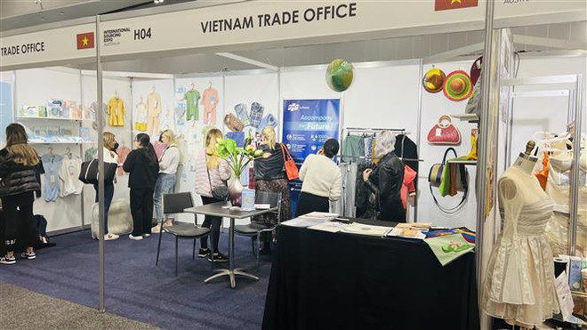 Doanh nghiệp Australia quan tâm đến hàng dệt may, da giày Việt Nam ảnh 2