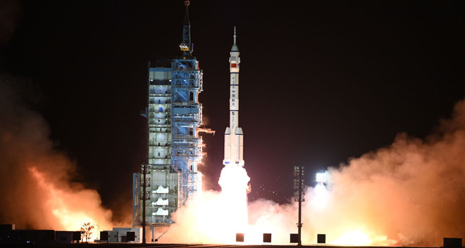 Trung Quốc phóng tàu Thần Châu-15, kết nối thành công với Thiên Cung ảnh 1